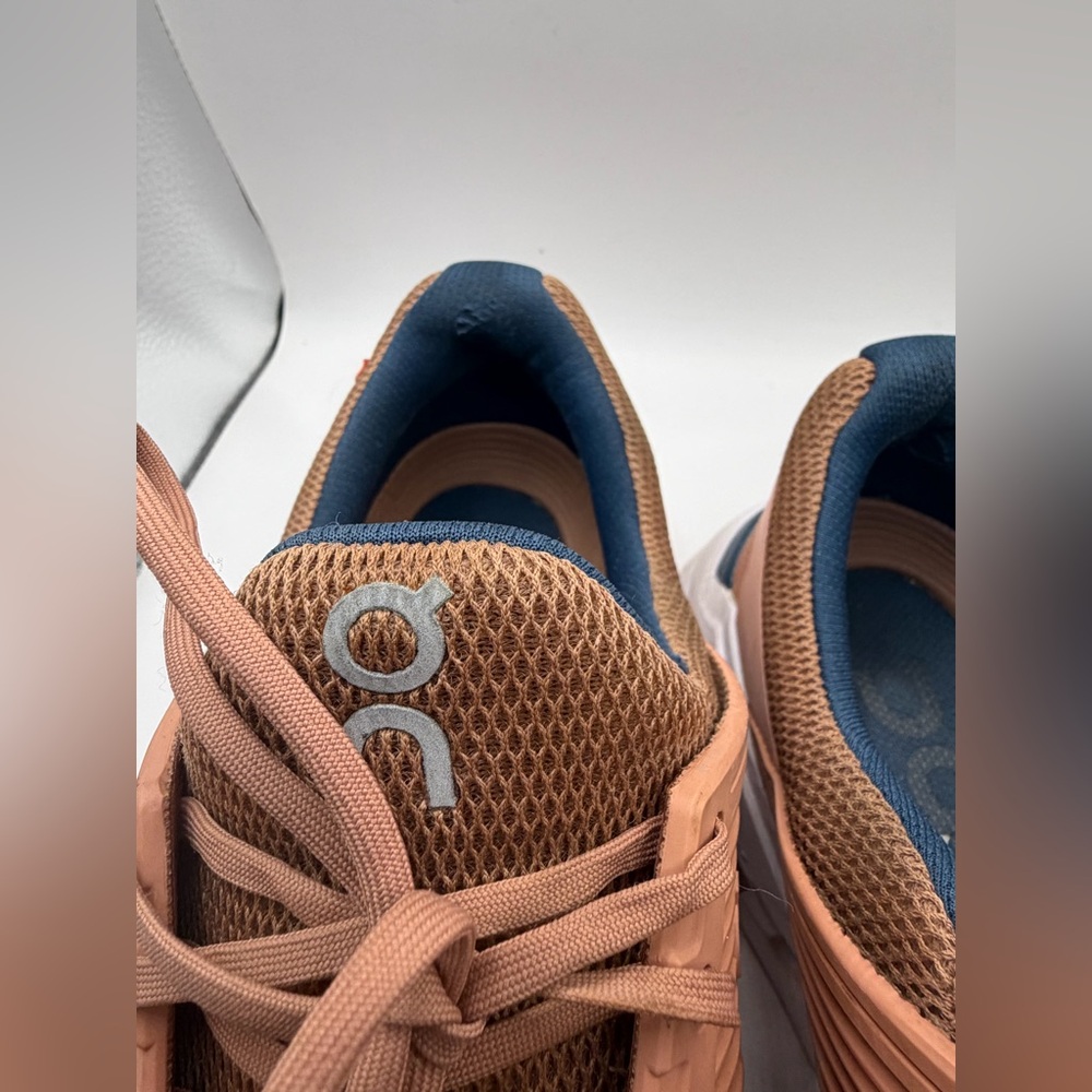 On Cloud Cloudtec Helion Women’s 9.5 Swiss Engineering Speedboard Running Shoe - Picture 5 of 9